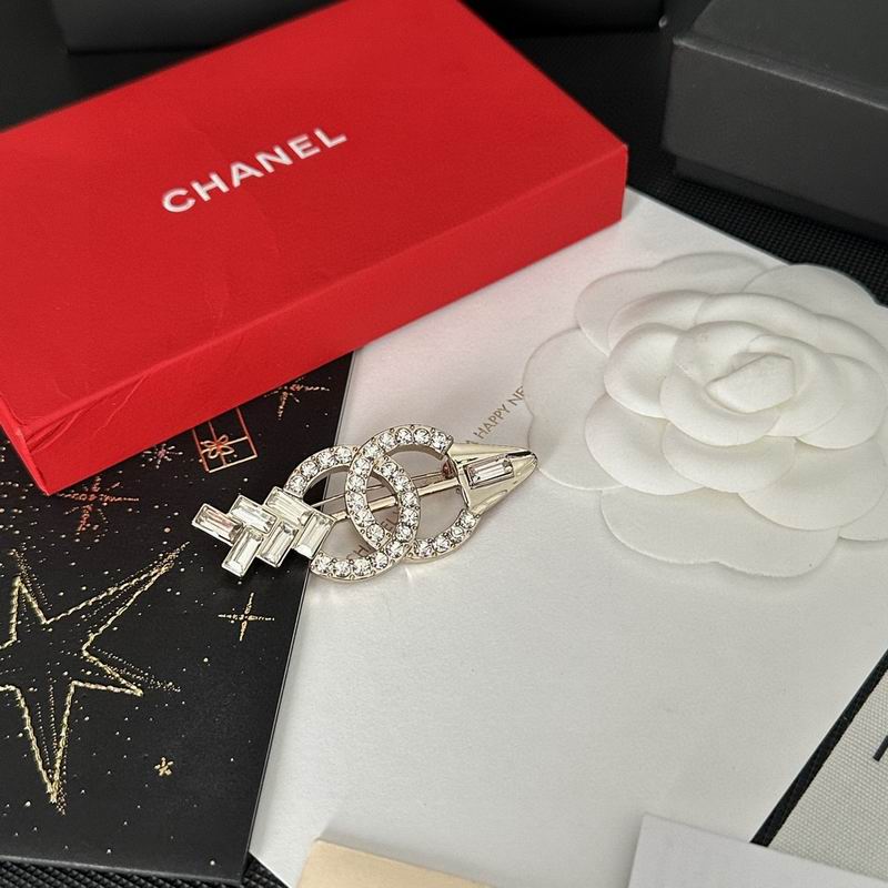 Chanel Brooch 1lyx130